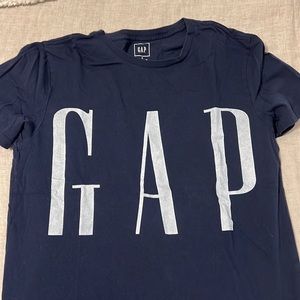 Gap tshirt